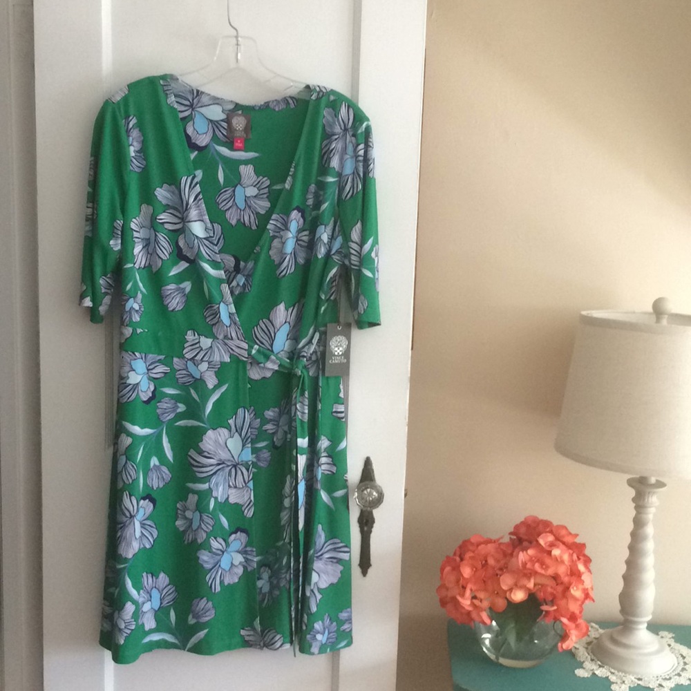 NWT Vince Camuto green floral wrap around dress
